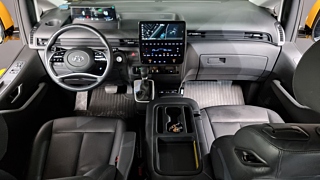 HYUNDAI STARIA 2023