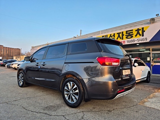 KIA CARNIVAL 2017