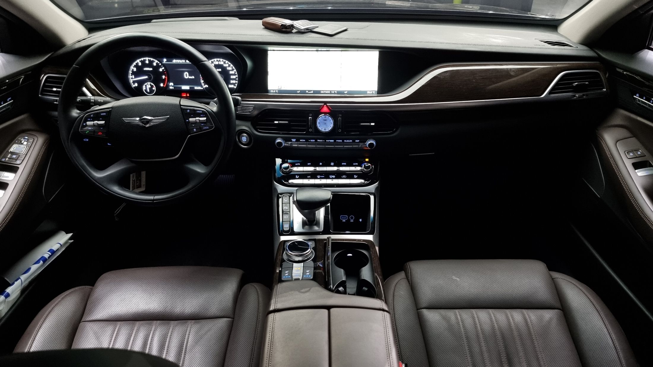 GENESIS EQ900 2018