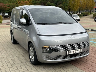 HYUNDAI STARIA 2023