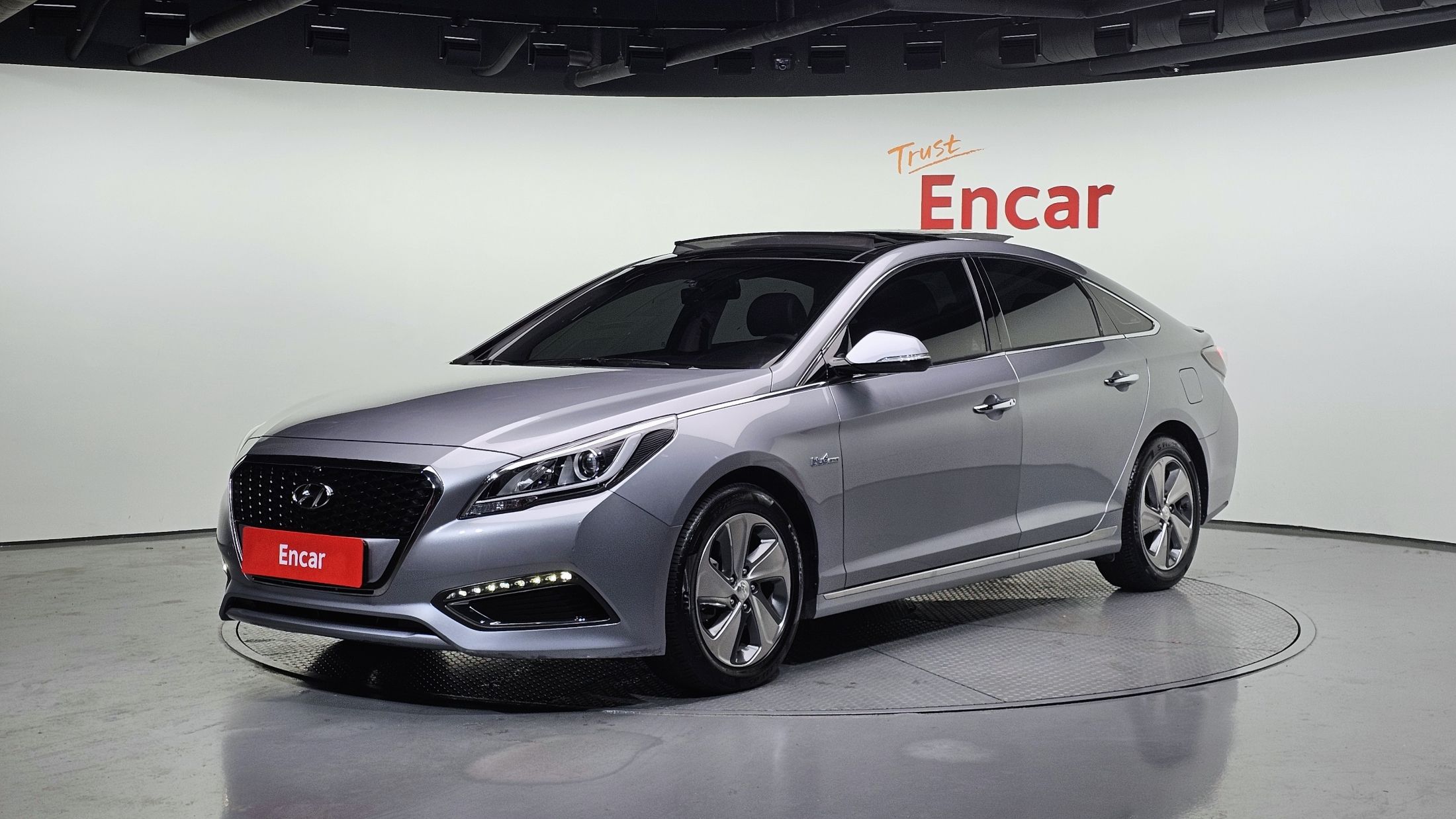 HYUNDAI LF SONATA HYBRID