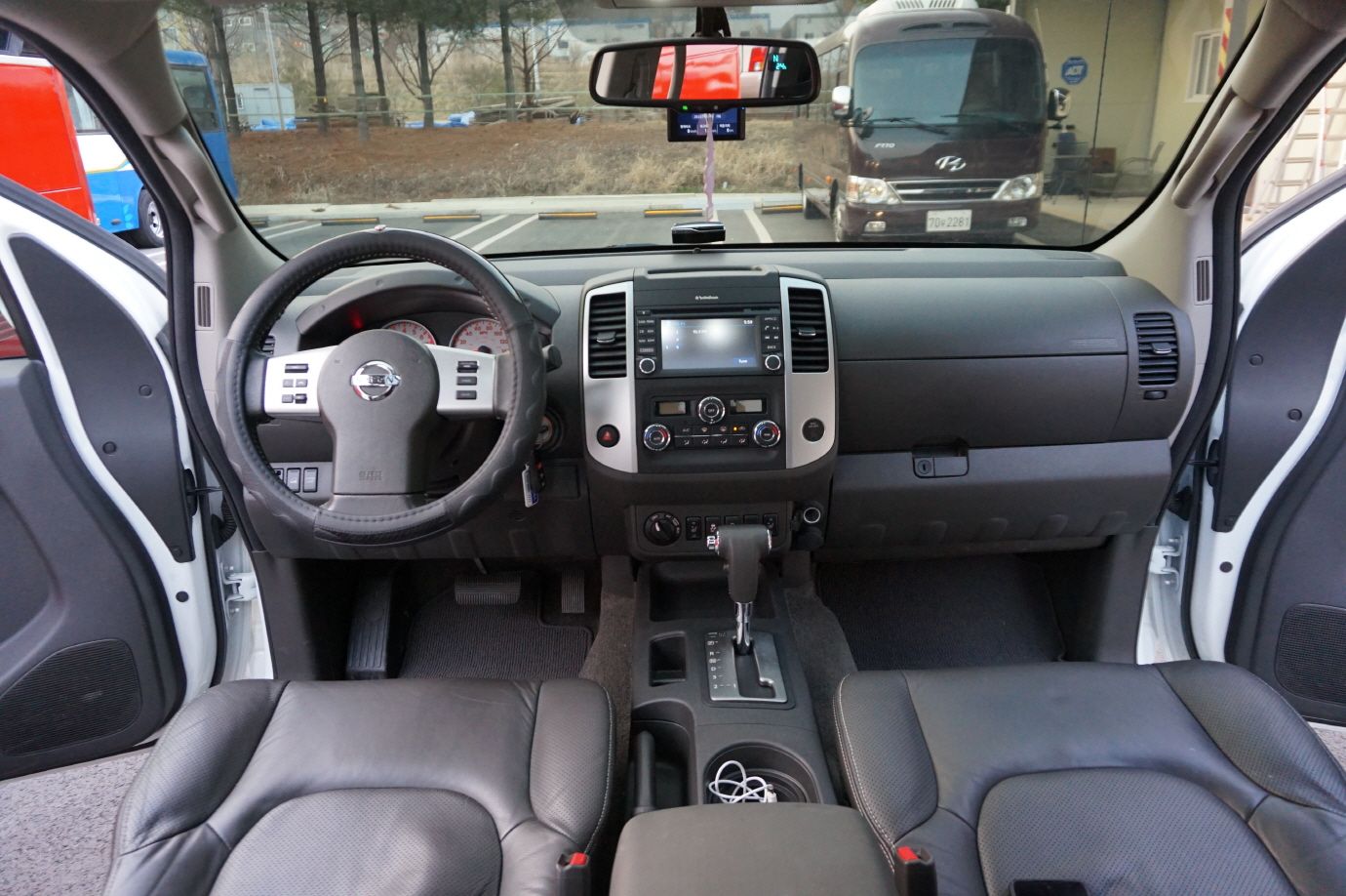 NISSAN FRONTIER 2015