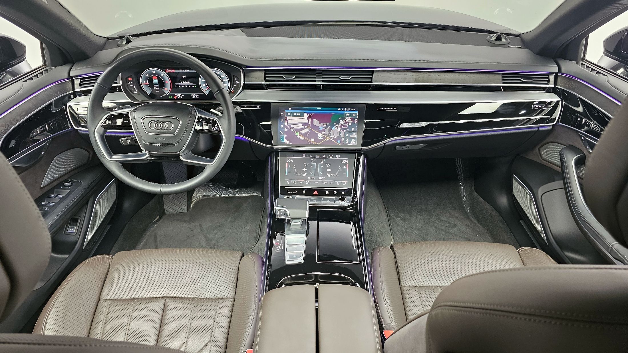 AUDI A8 D5