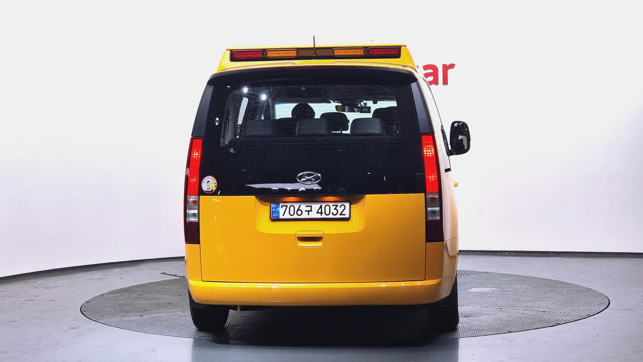 HYUNDAI STARIA 2023