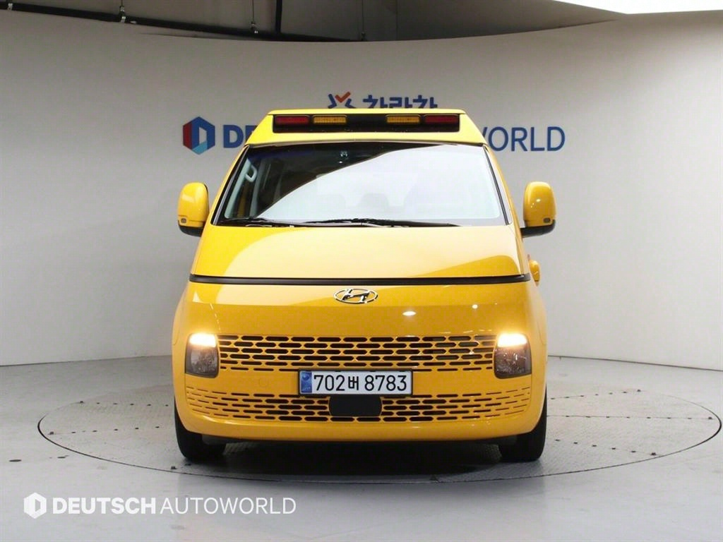 HYUNDAI STARIA 2024