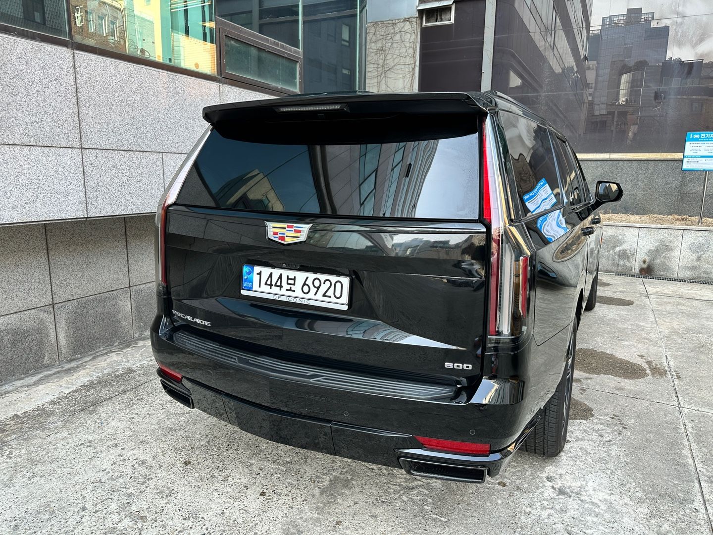 CADILLAC ESCALADE