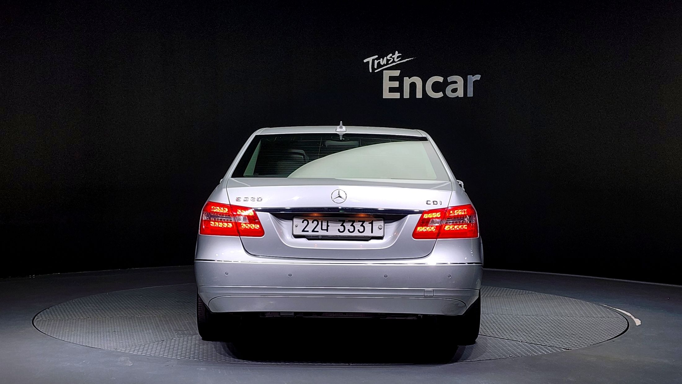 MERCEDES BENZ E-CLASS W212 2011