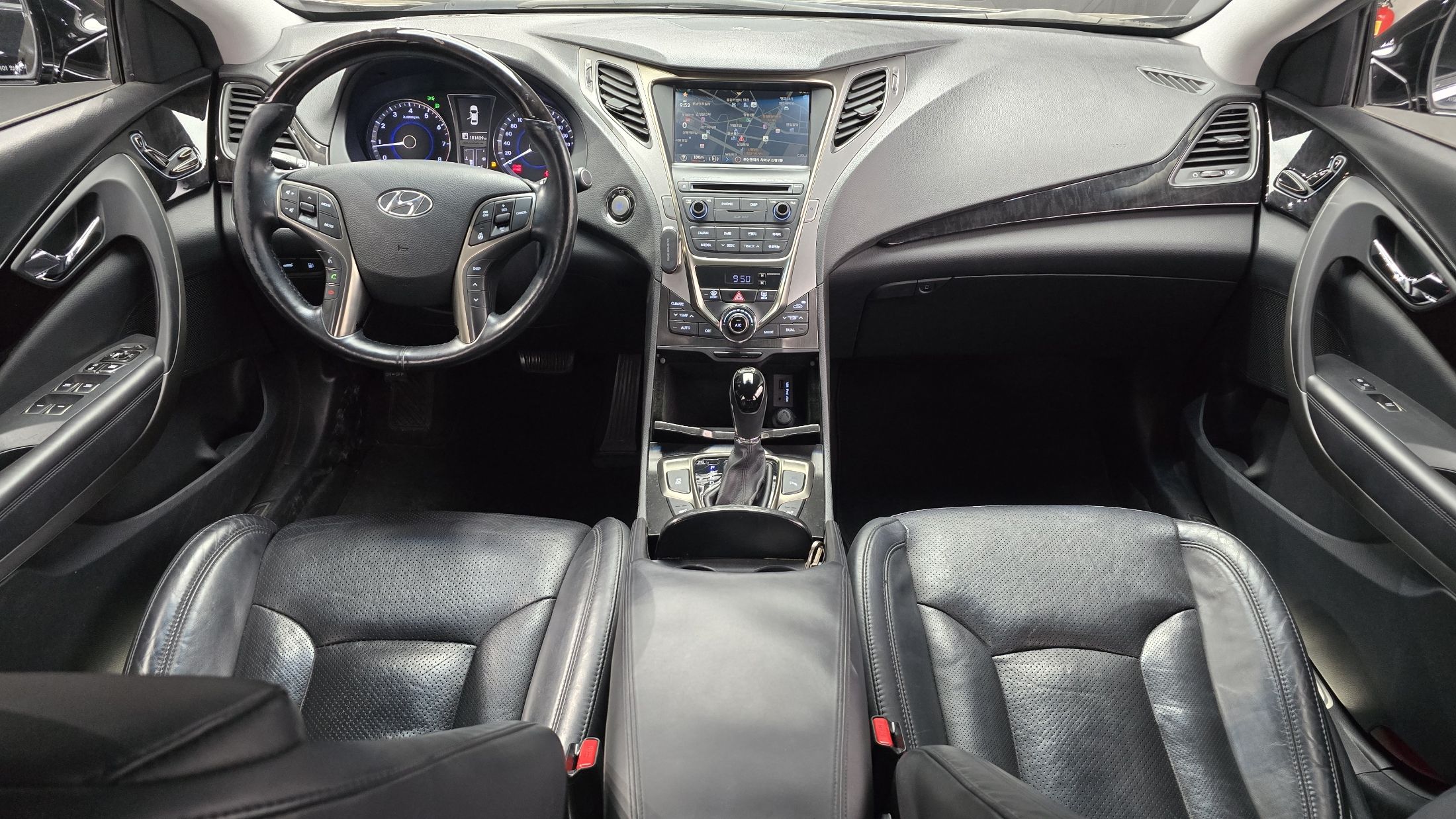 HYUNDAI GRANDEUR HG 2014