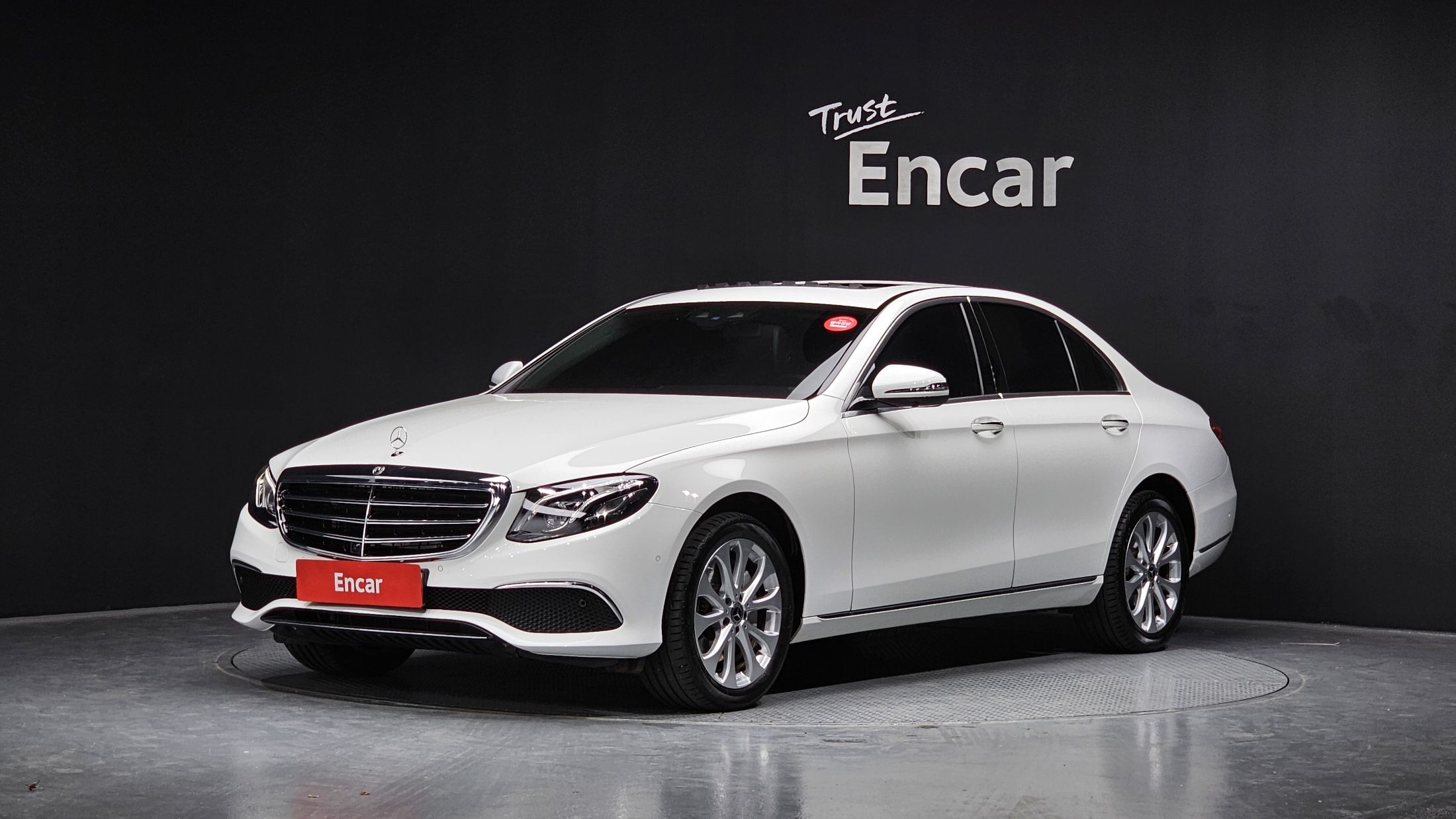 MERCEDES BENZ E-CLASS W213 2019