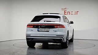 AUDI Q8 4M 2021
