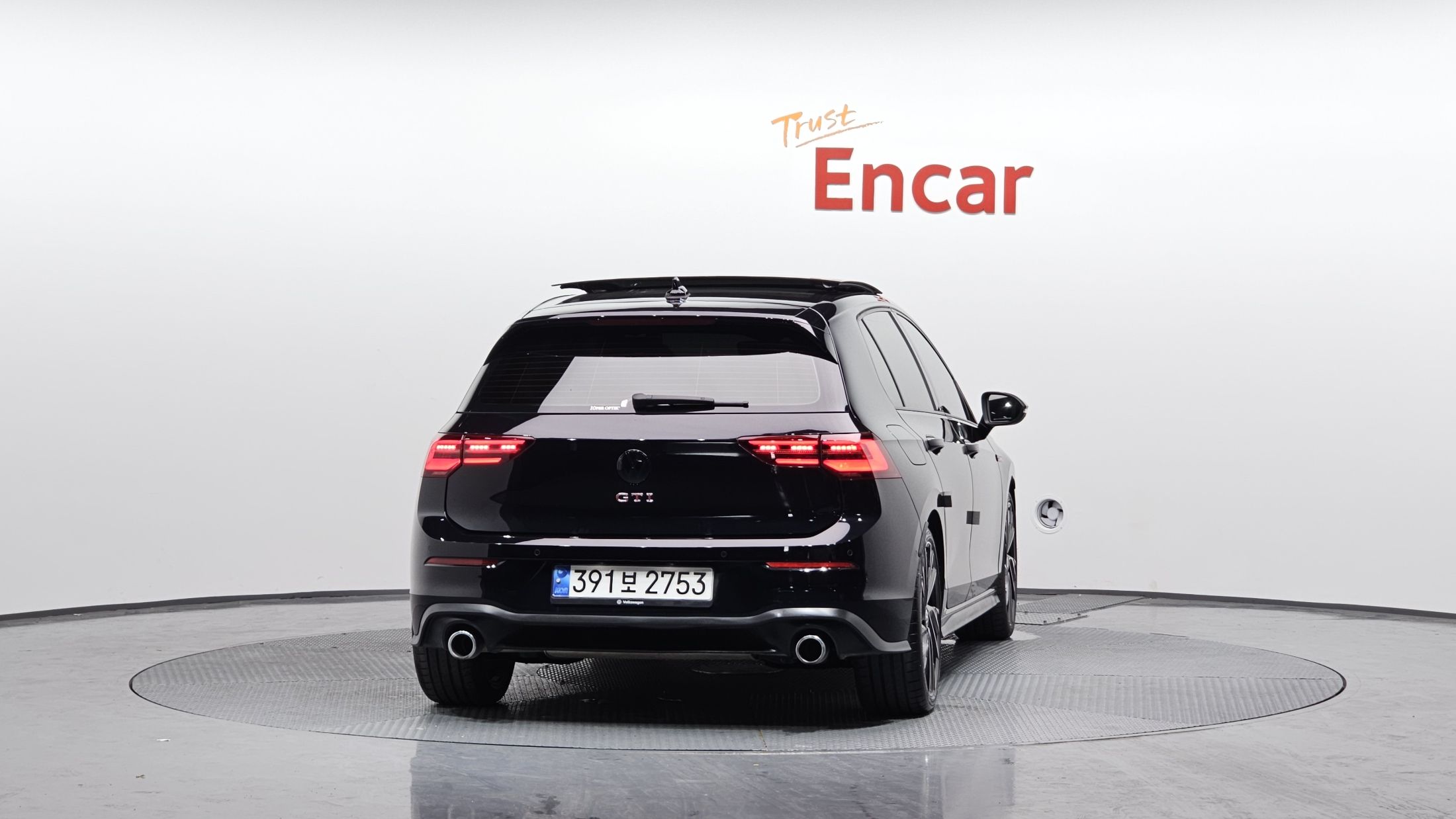 VOLKSWAGEN GOLF 2024