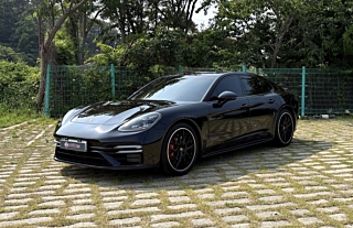 PORSCHE PANAMERA 971 2021