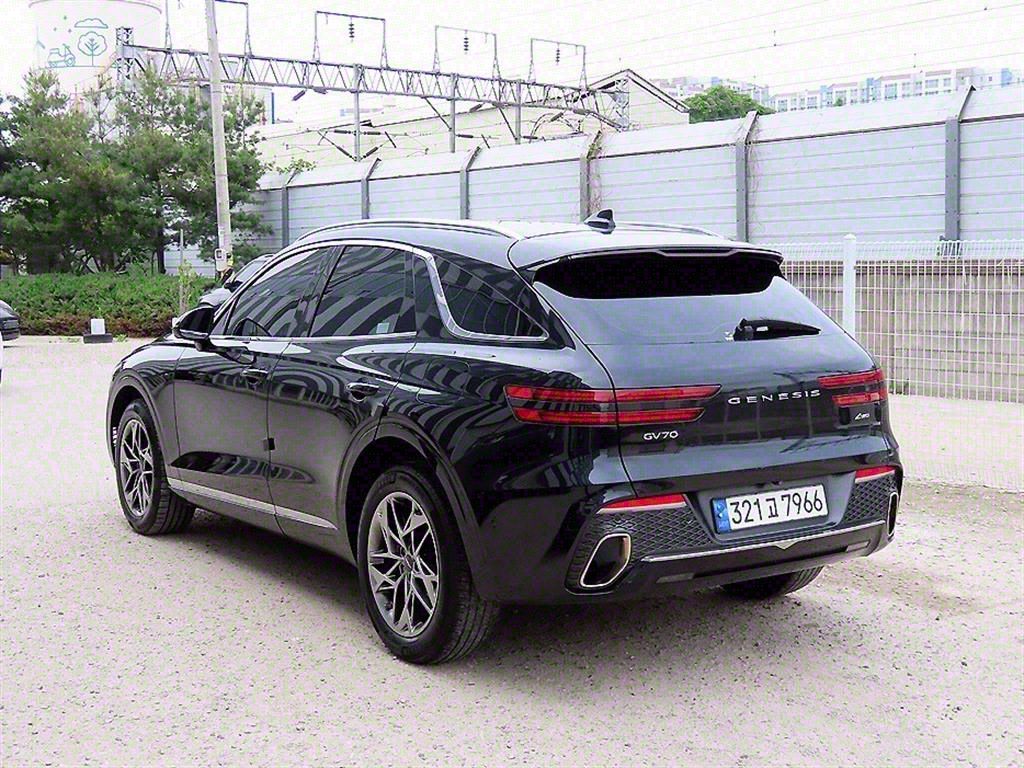 GENESIS GV70 2021