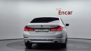 BMW 5-SERIES G30 2017