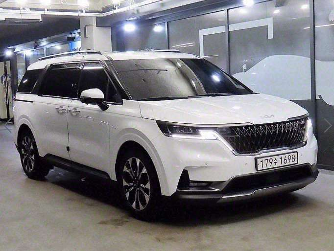 KIA CARNIVAL 2023