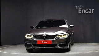 BMW 5-SERIES G30 2019