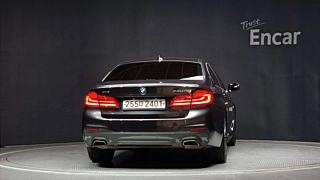 BMW 5-SERIES G30 2019