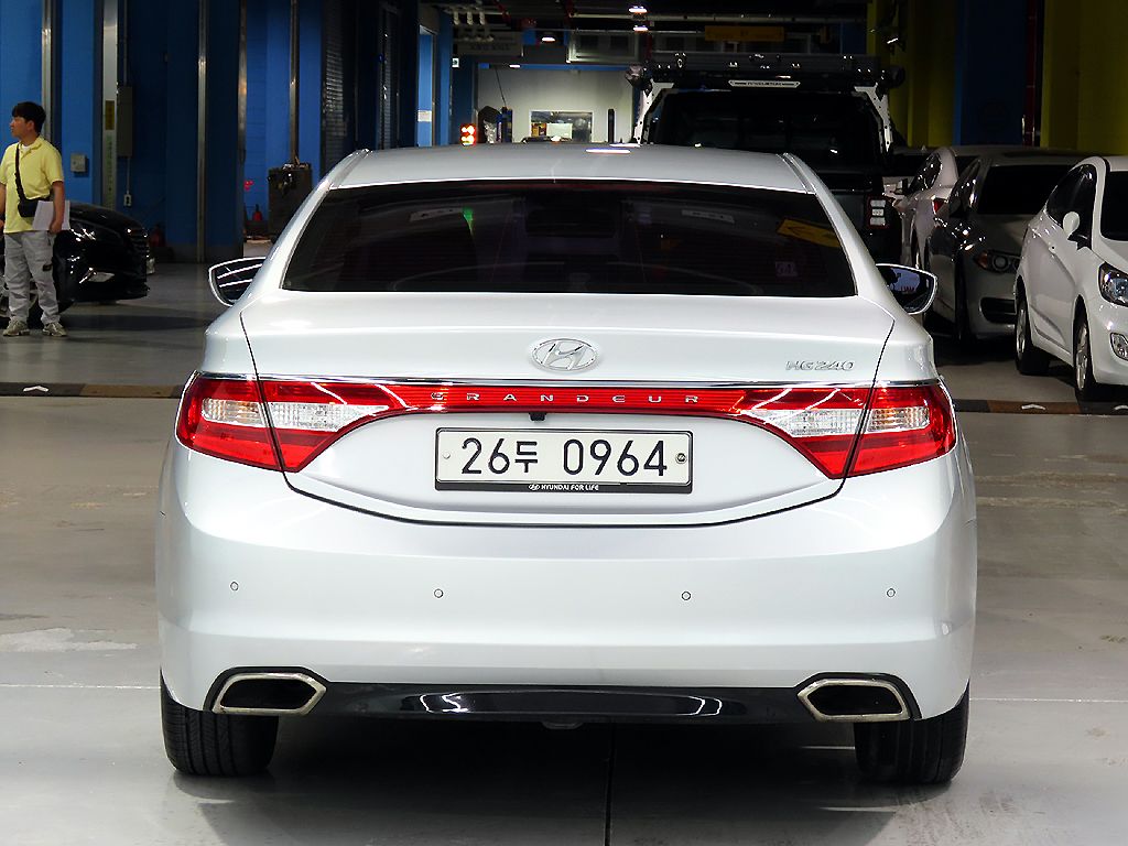 HYUNDAI GRANDEUR HG 2015