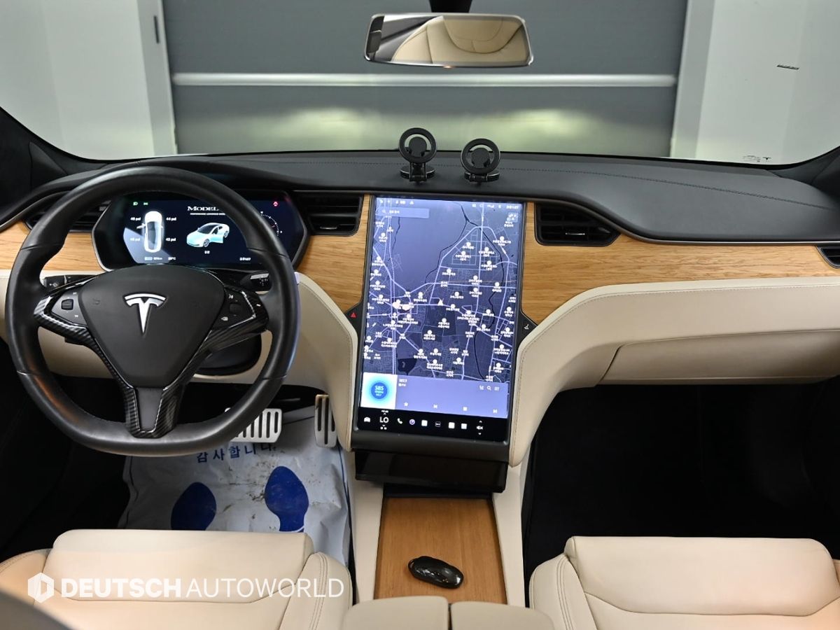 TESLA MODEL S