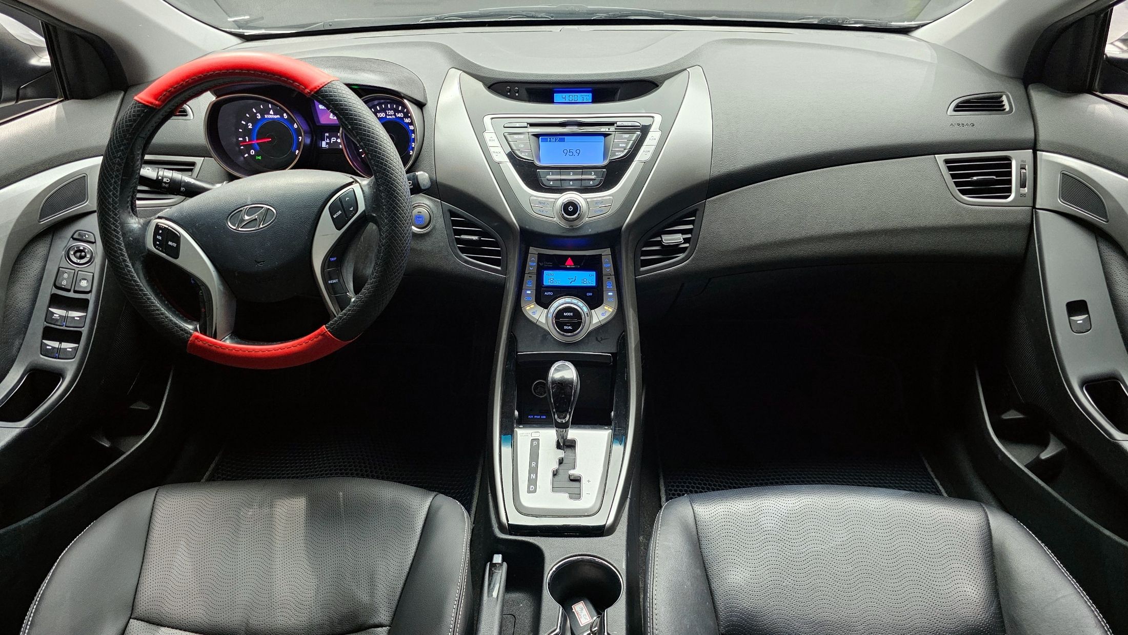 HYUNDAI AVANTE MD 2010