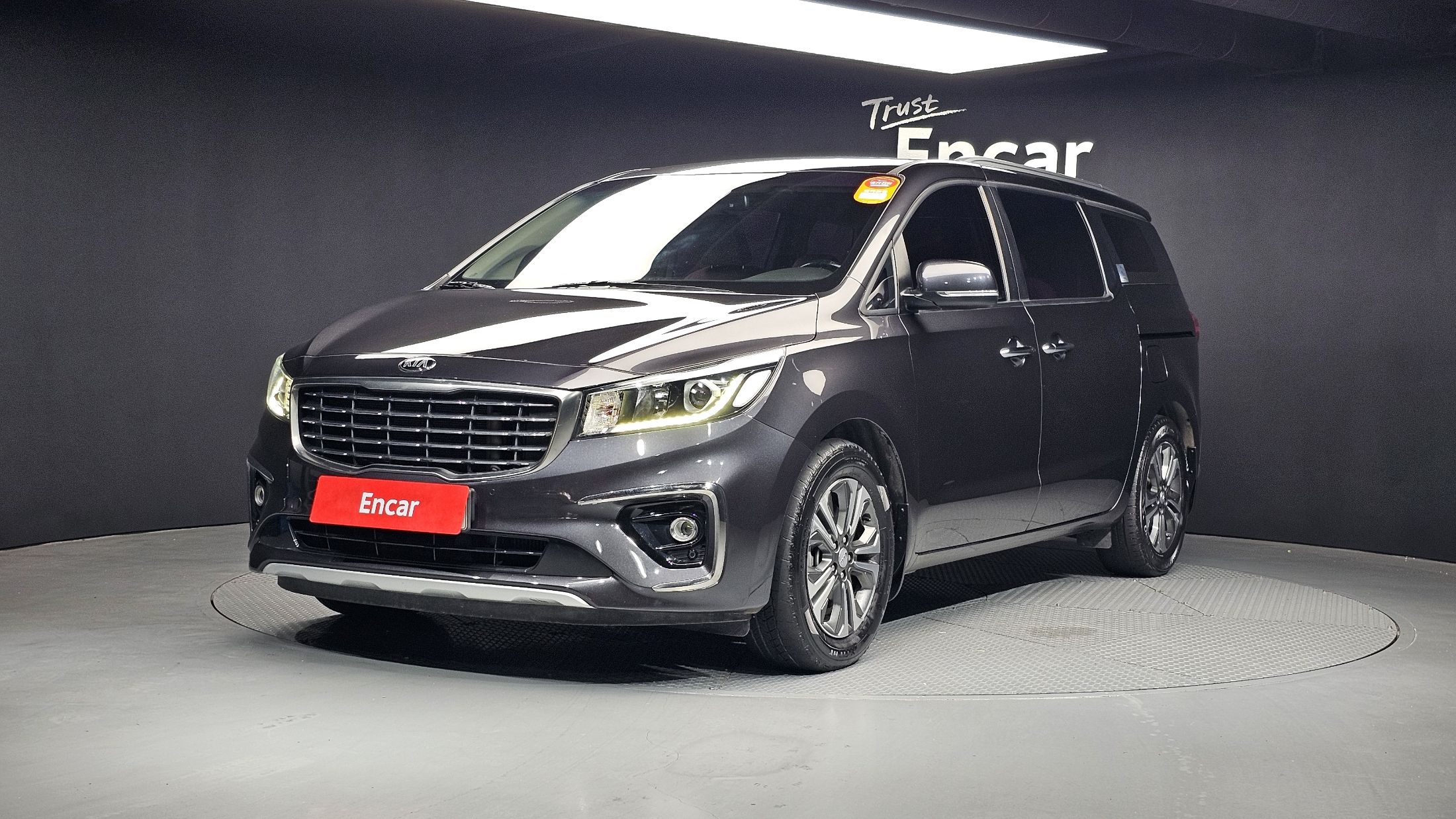 KIA CARNIVAL
