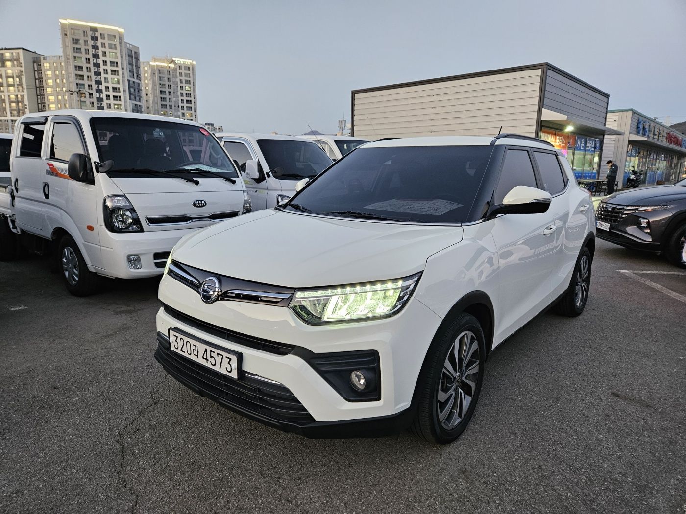 SSANGYONG TIVOLI VERY NEW