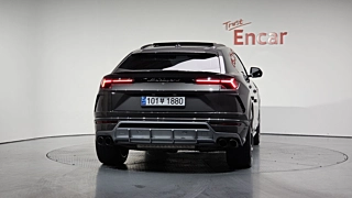 LAMBORGHINI URUS 2022