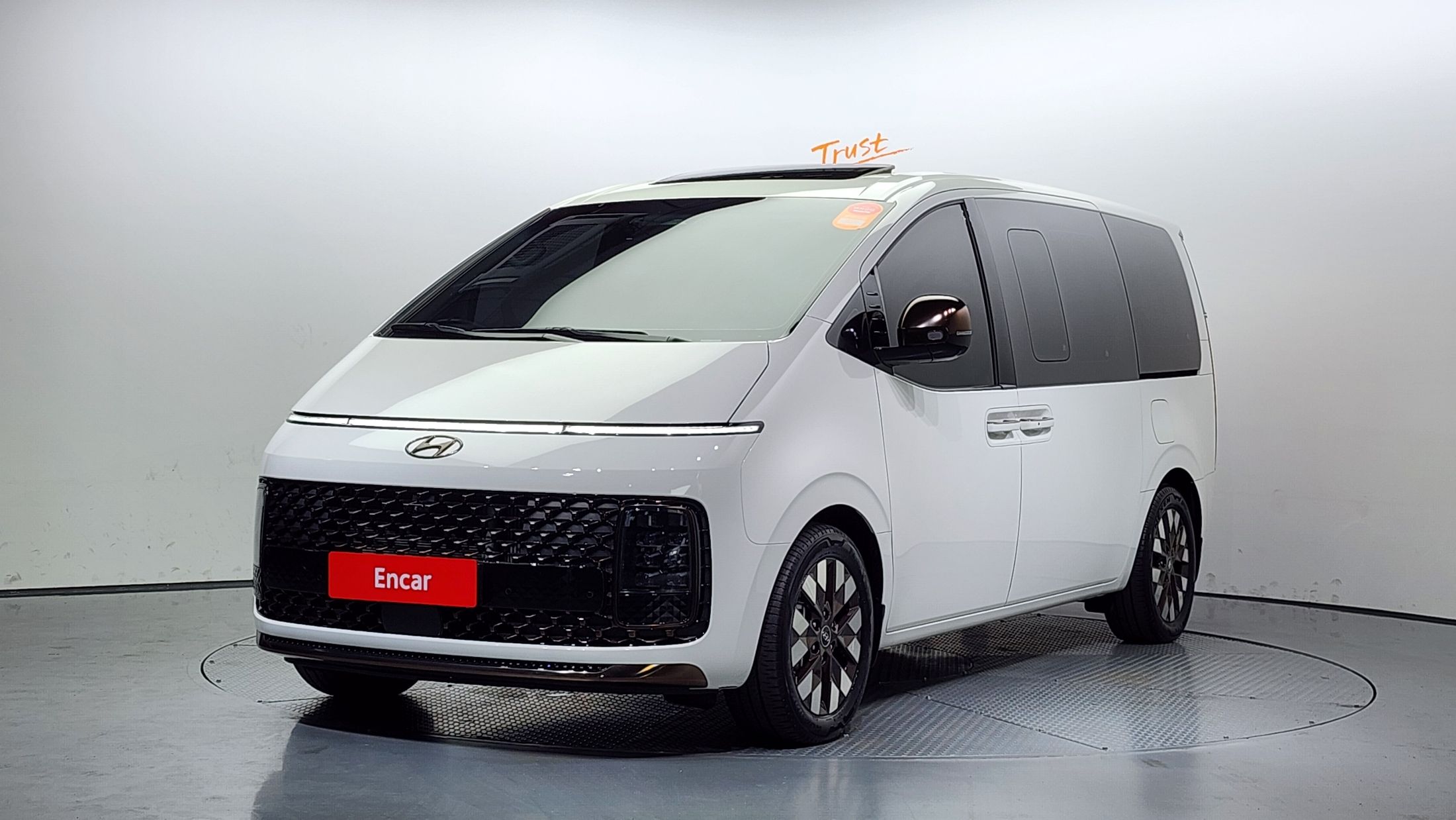 HYUNDAI STARIA 2024