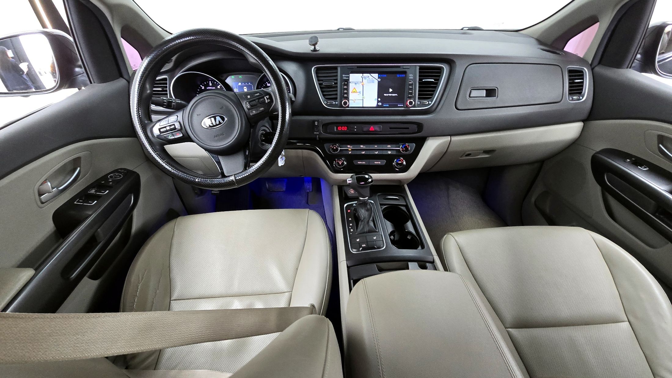 KIA CARNIVAL 2014