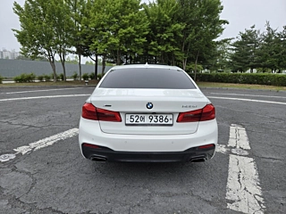 BMW 5-SERIES G30 2017