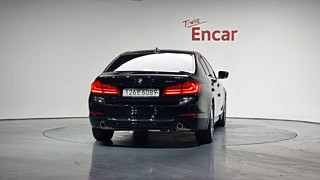 BMW 5-SERIES G30 2019