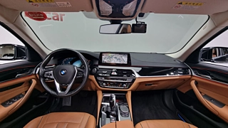 BMW 5-SERIES G30 2019
