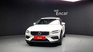 VOLVO V60 CROSS COUNTRY 2023