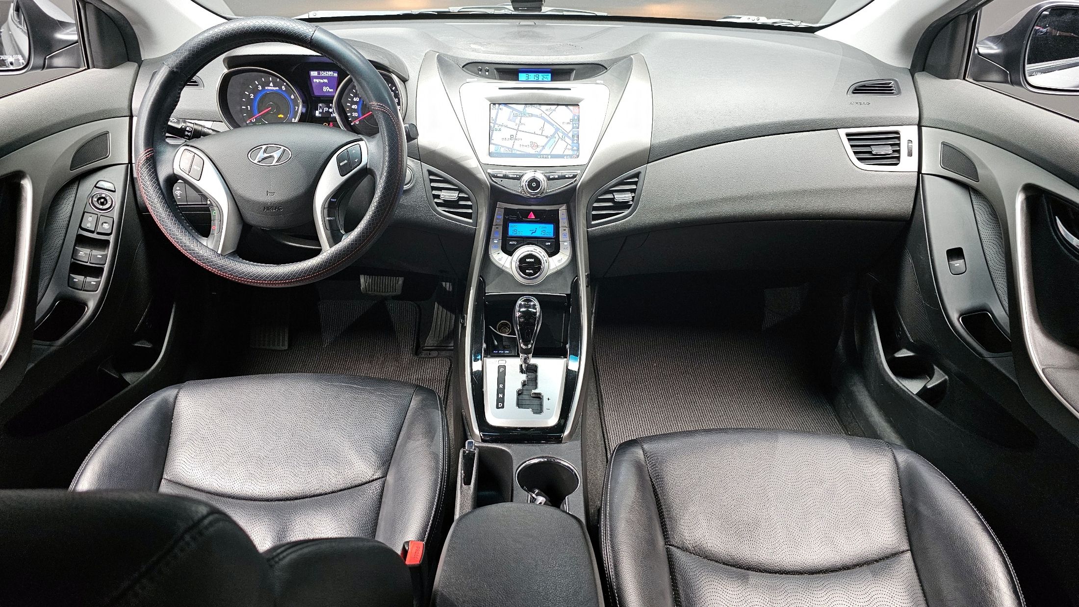 HYUNDAI AVANTE MD 2011