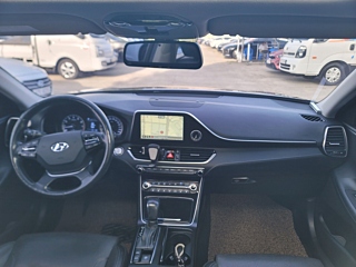 HYUNDAI GRANDEUR IG 2017