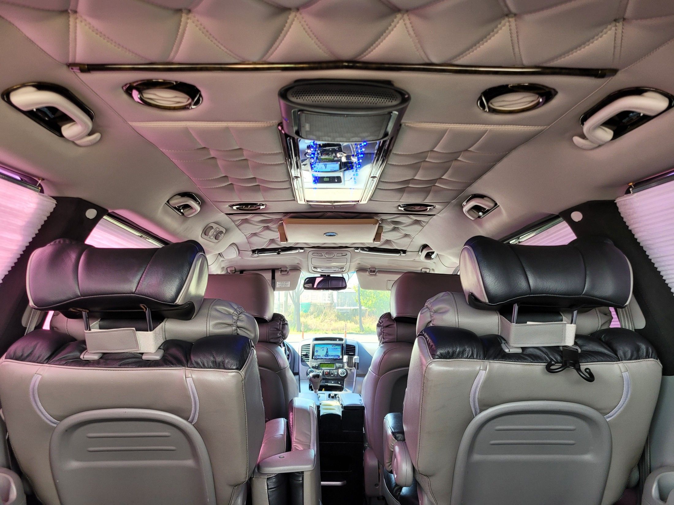 KIA CARNIVAL R