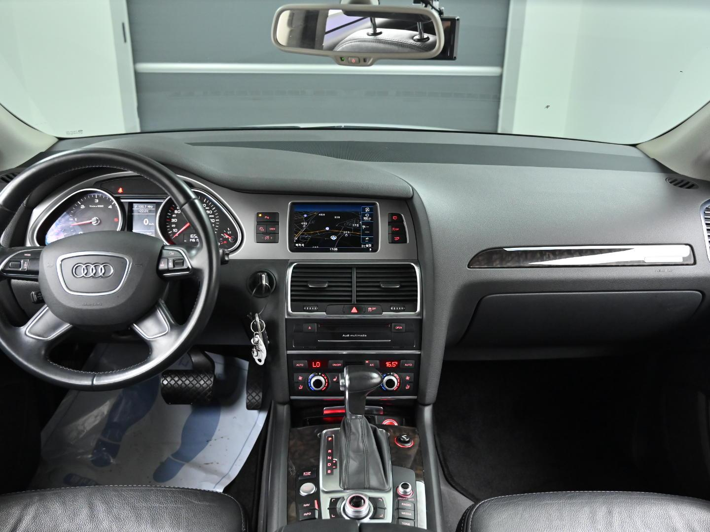 AUDI Q7 2015