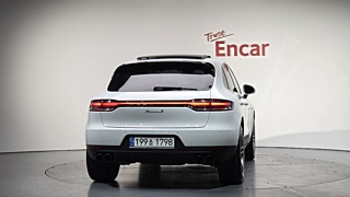 PORSCHE MACAN 2021