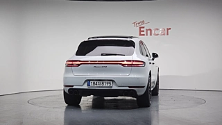 PORSCHE MACAN 2021