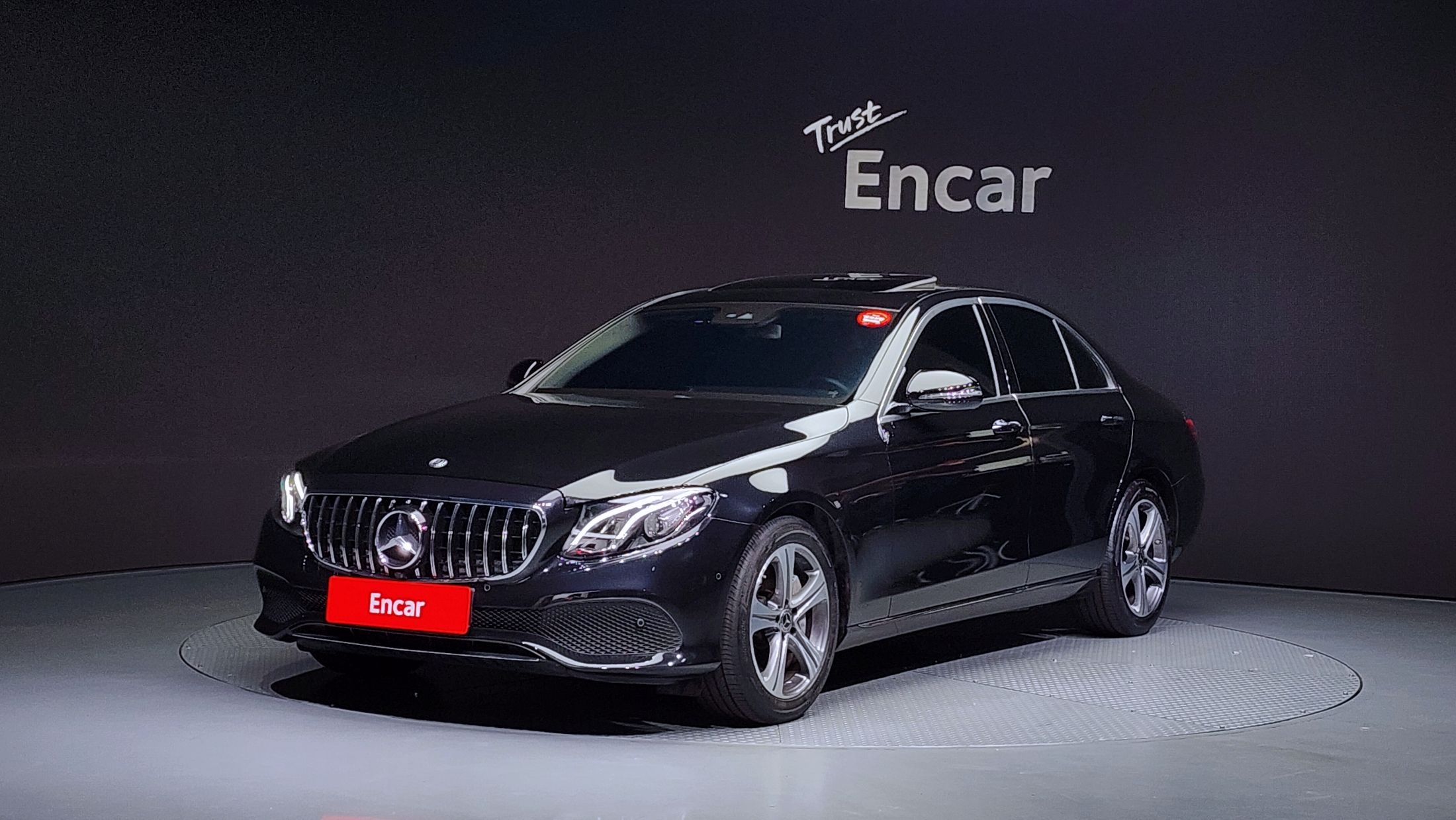 MERCEDES BENZ E-CLASS W213 2019