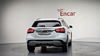 MERCEDES BENZ GLA-CLASS X156 2019