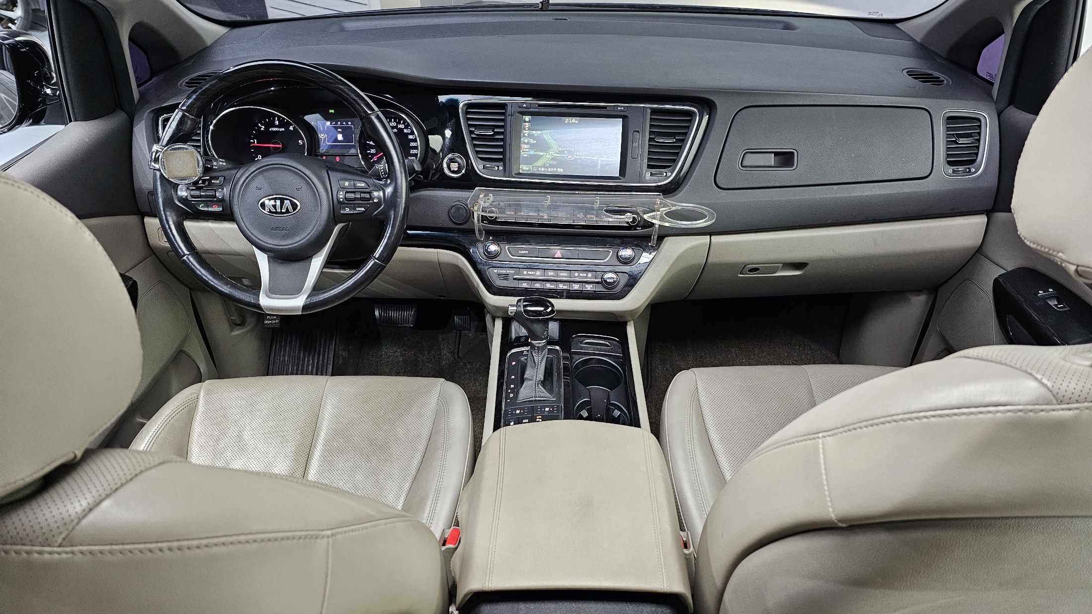 KIA CARNIVAL 2016
