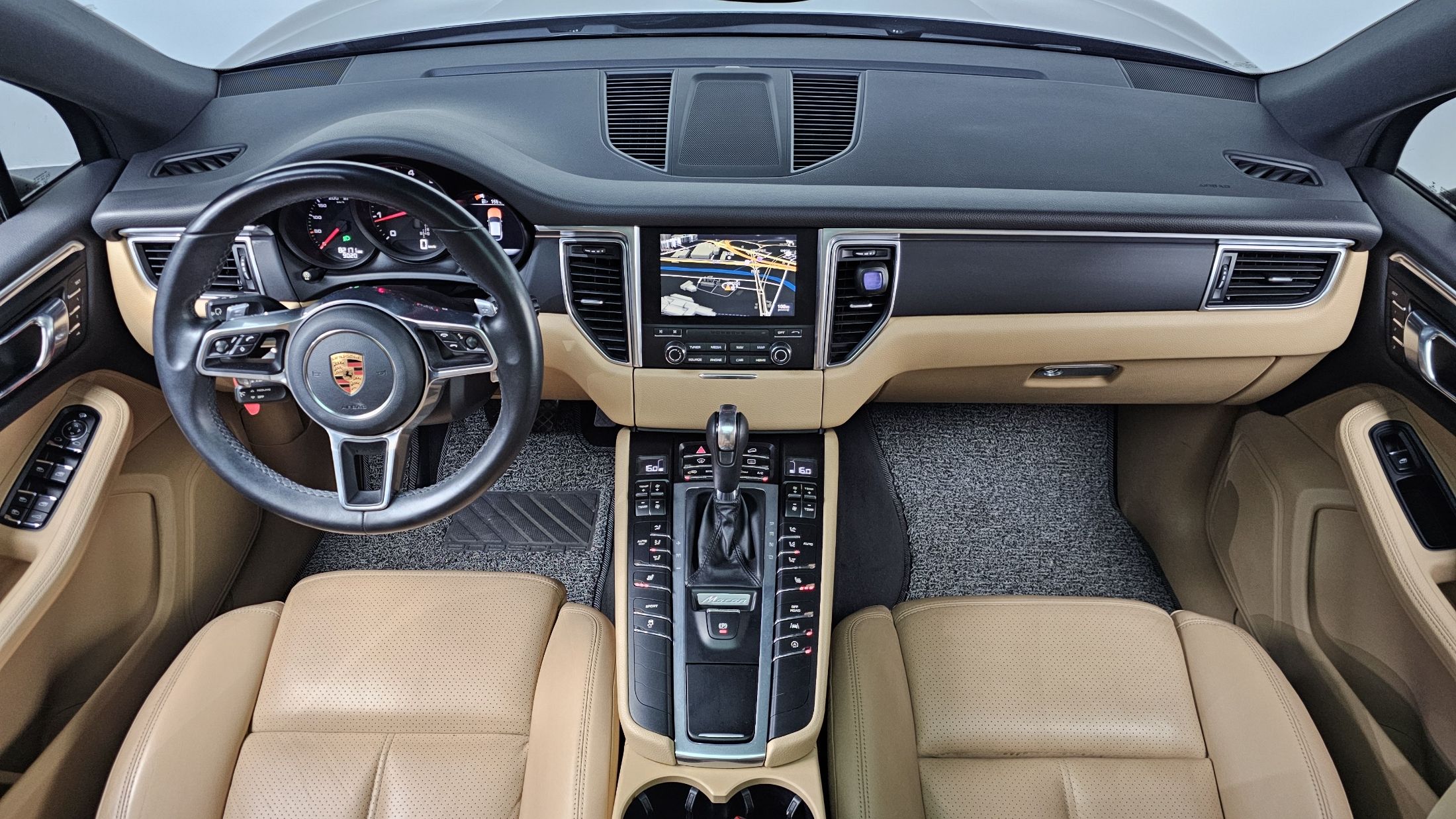PORSCHE MACAN 2018