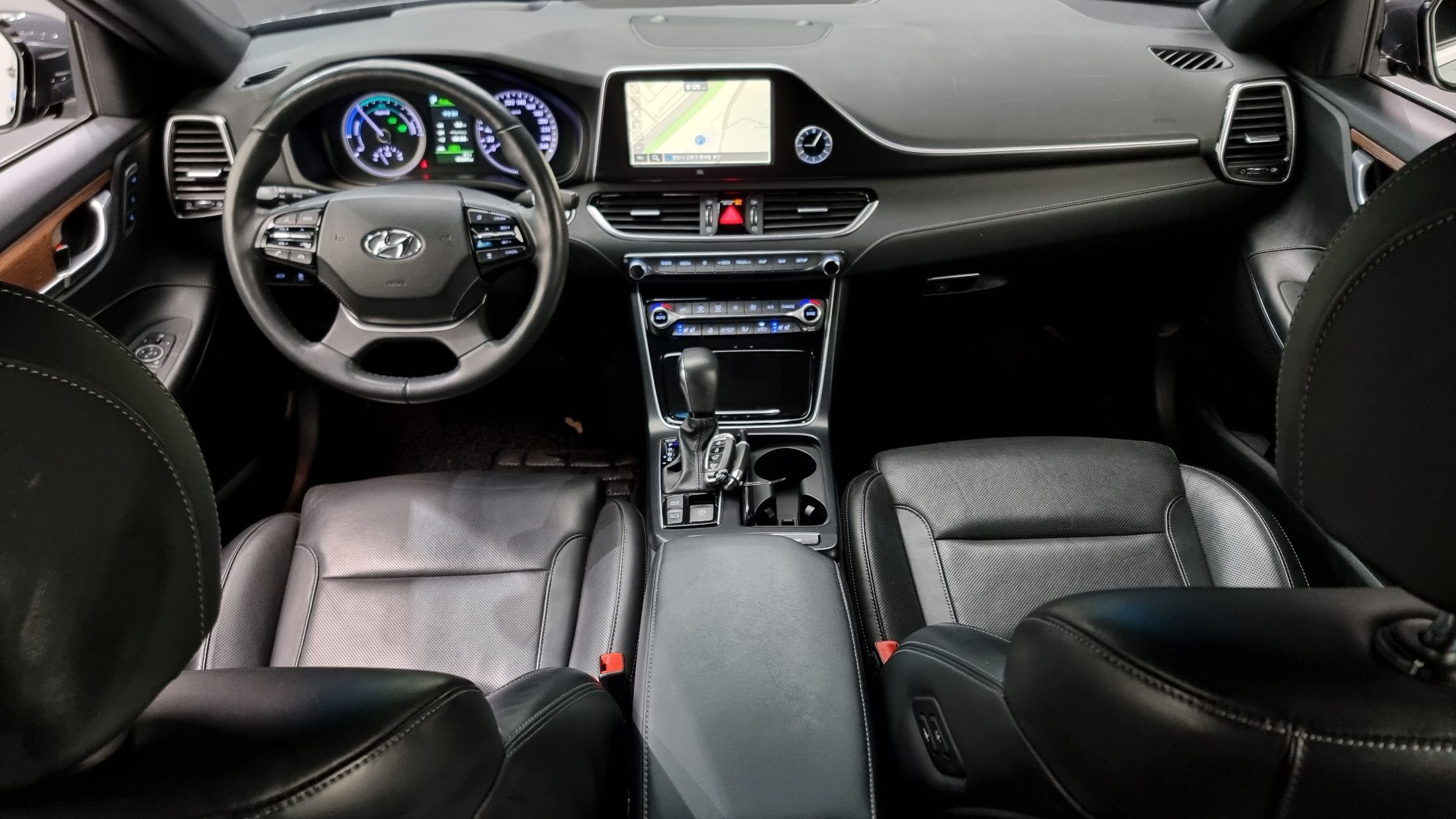 HYUNDAI GRANDEUR IG HYBRID 2017