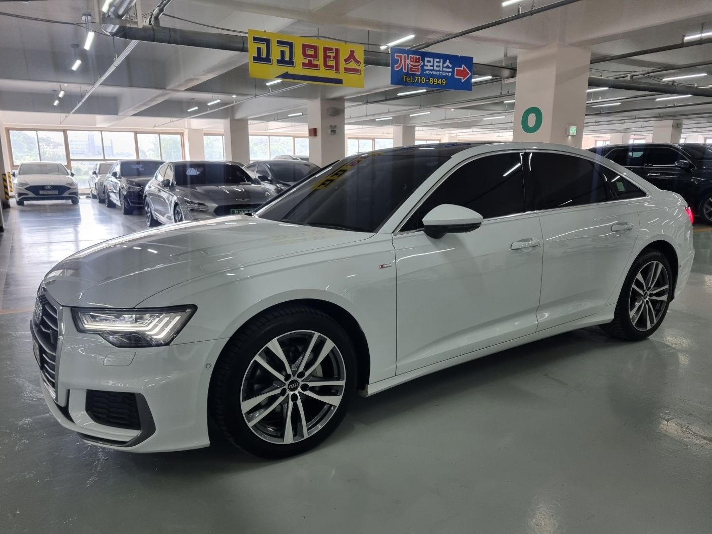 AUDI A6 C8
