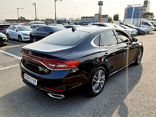 HYUNDAI GRANDEUR IG 2017