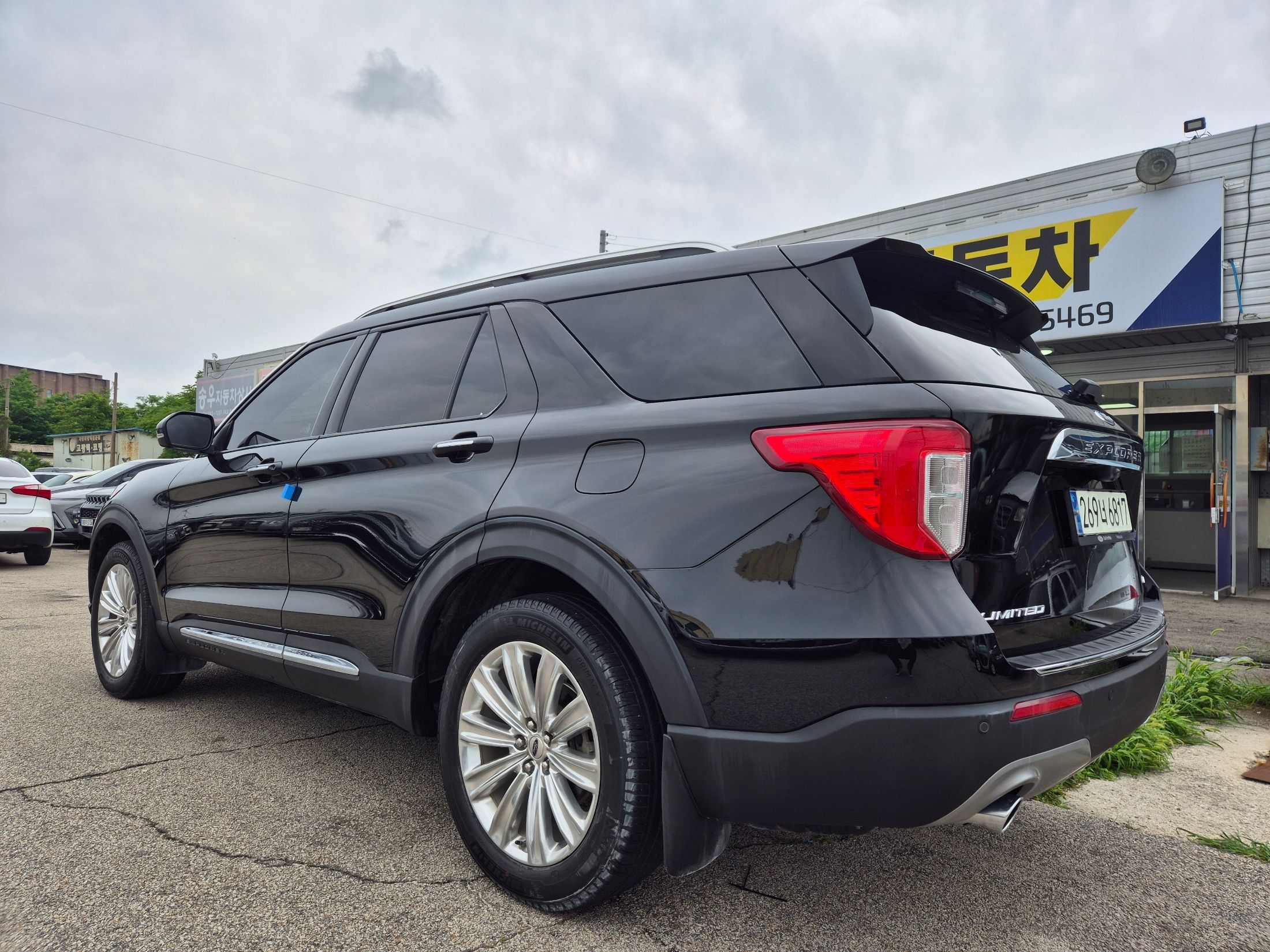 FORD EXPLORER