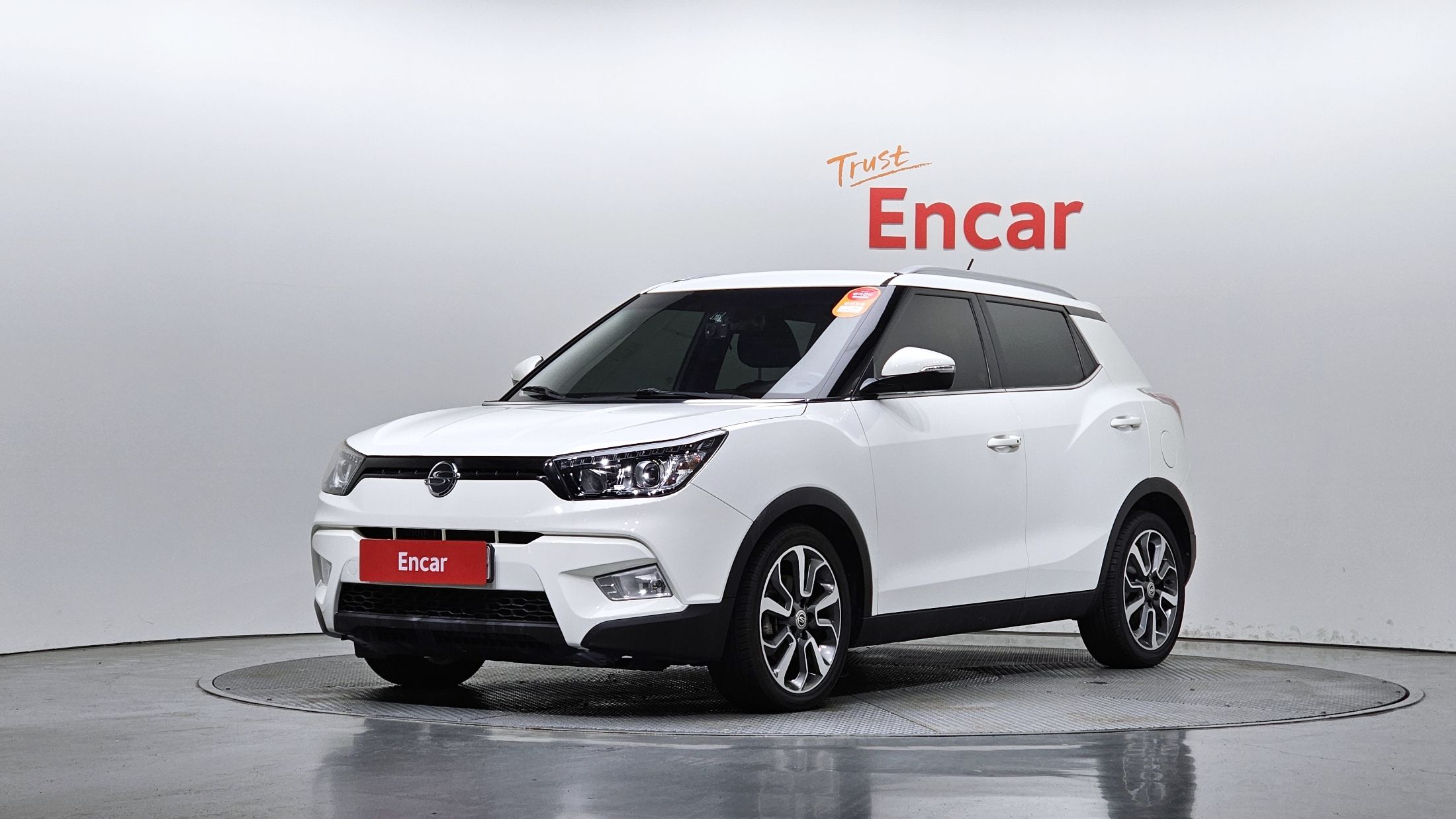 SSANGYONG TIVOLI 2015