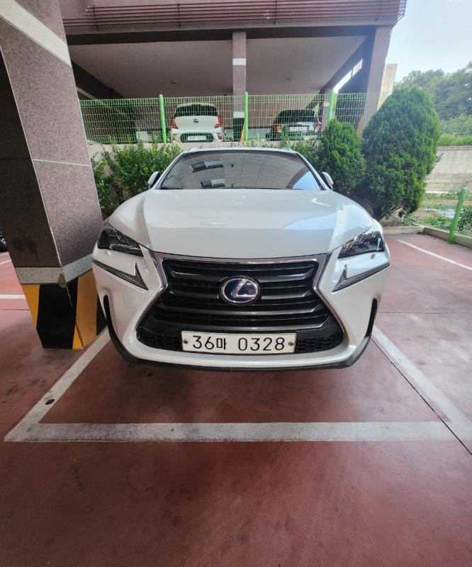 LEXUS NX300H 2016