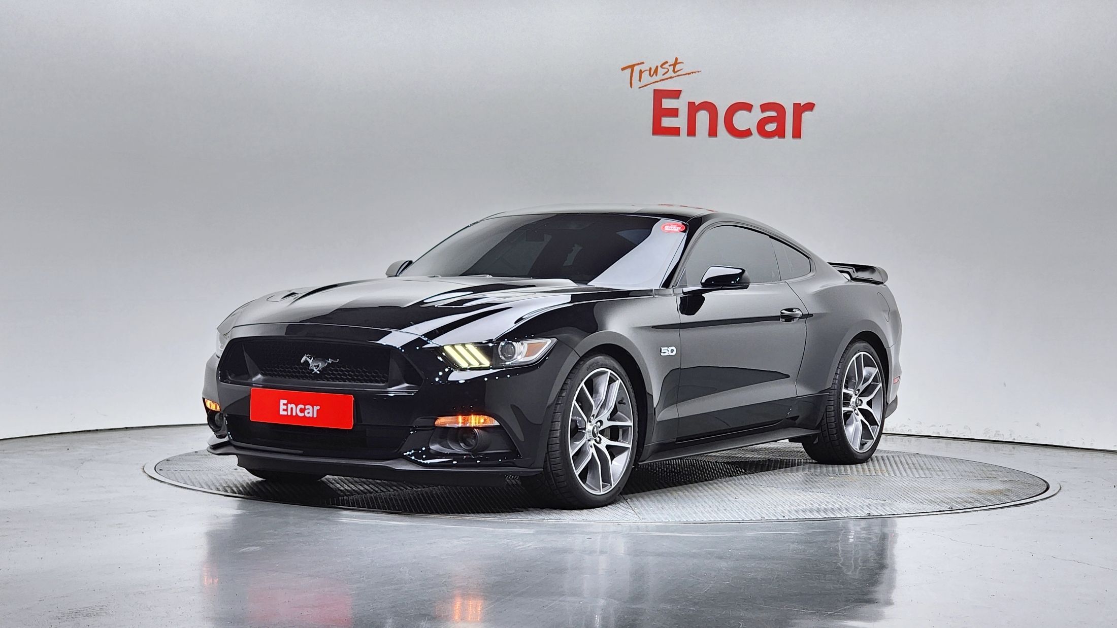 FORD MUSTANG